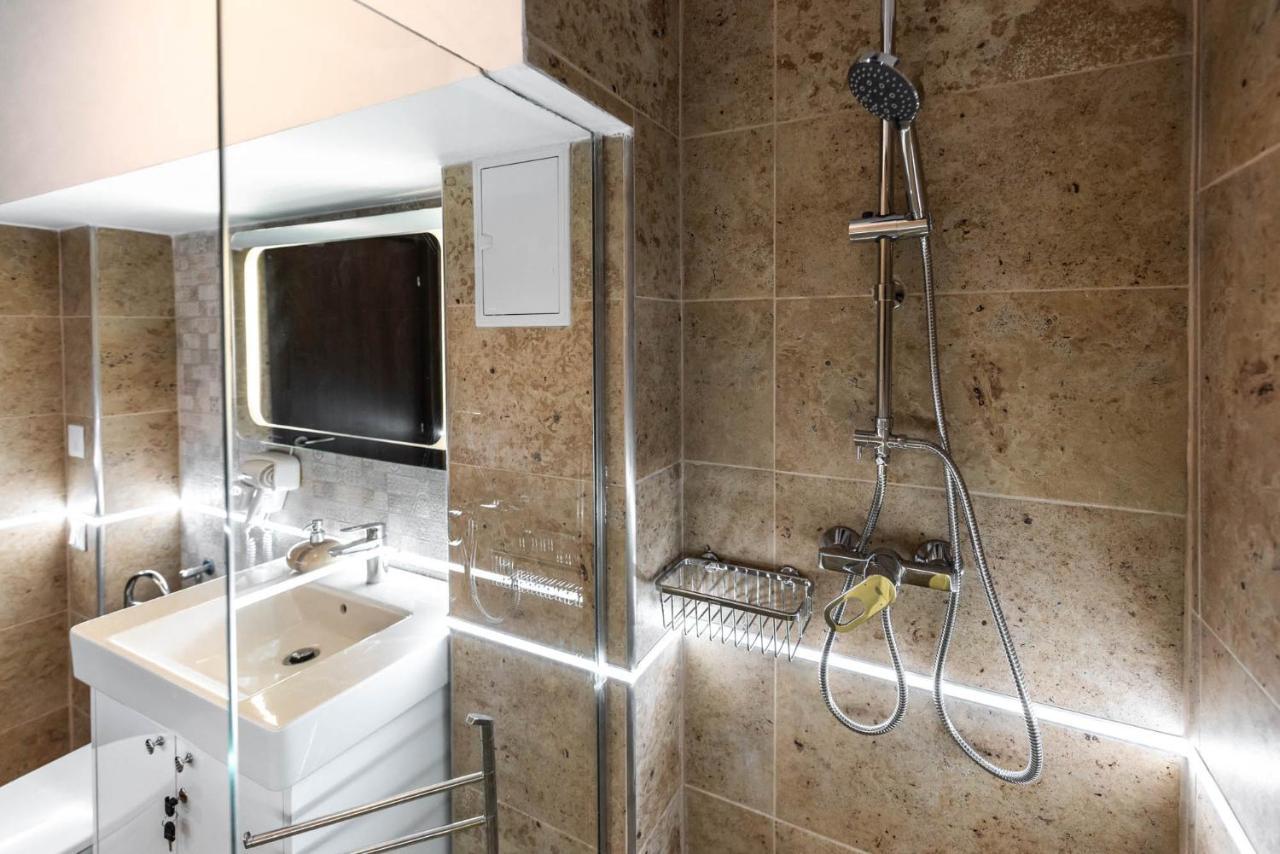 La Nueve Suite Brasov Luaran gambar