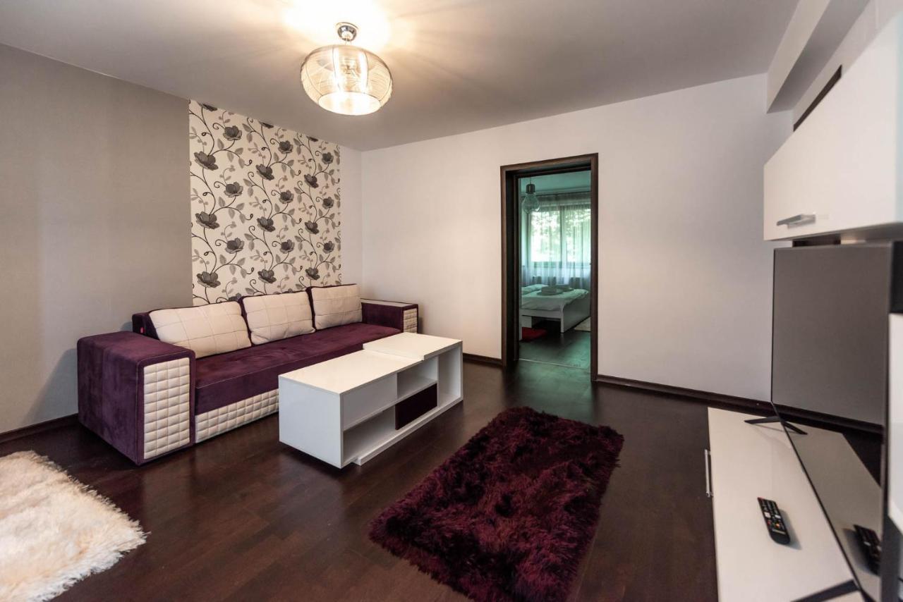 La Nueve Suite Brasov Luaran gambar