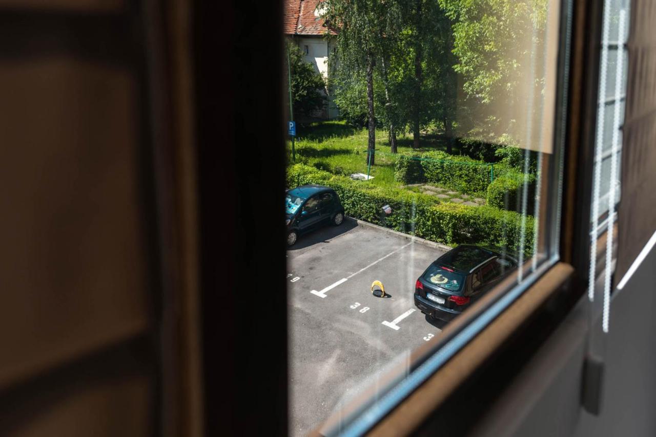 La Nueve Suite Brasov Luaran gambar