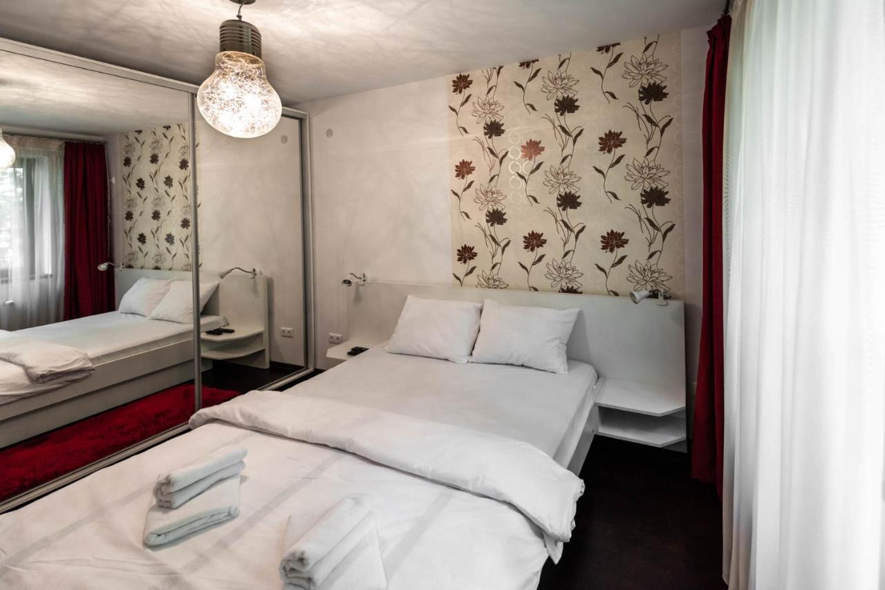 La Nueve Suite Brasov Luaran gambar
